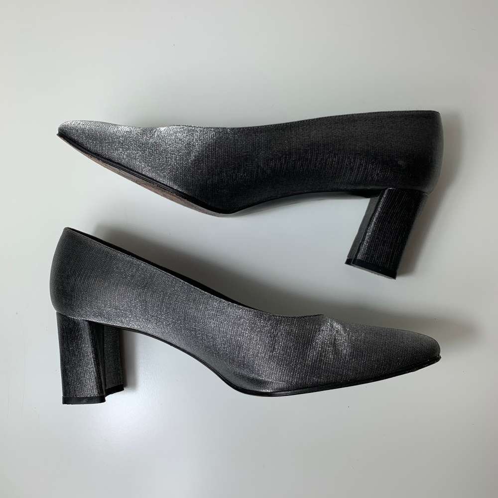 Stuart Weitzman Gray Satin Pumps, 7.5 - Picture 5 of 7